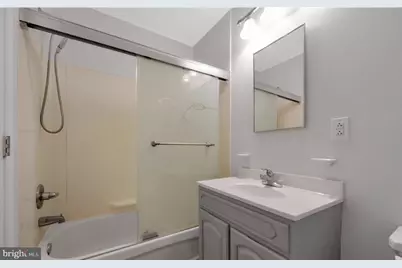1318 Bainbridge Street, Philadelphia, PA 19147 - Photo 15