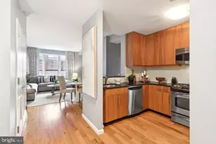 1425 Locust St, Philadelphia, PA 19102 - Photo 5