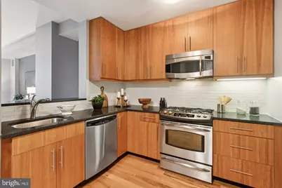 1425 Locust Street #4F, Philadelphia, PA 19102 - Photo 11