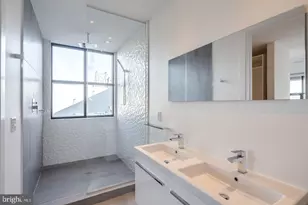 240 N 2nd St, Philadelphia, PA 19106 - Photo 9