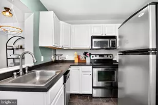 1500 Green St, Philadelphia, PA 19130 - Photo 11