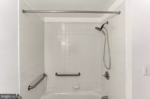 1324 Locust St, Philadelphia, PA 19107 - Photo 25