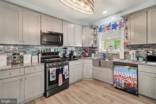523 Green, Philadelphia, PA 19128 - Photo 5