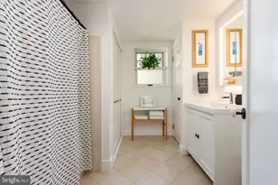 329 Fitzwater St, Philadelphia, PA 19147 - Photo 27