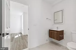 890 N 42nd St, Philadelphia, PA 19104 - Photo 15