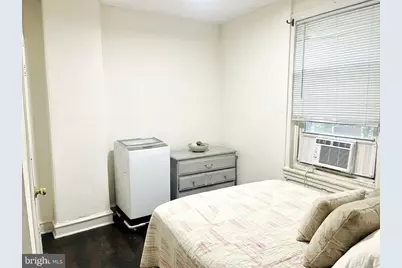 526 19th N #2R, Philadelphia, PA 19130 - Photo 3