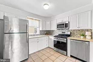 547 Conarroe St, Philadelphia, PA 19128 - Photo 7