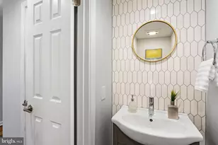 1119 Pine St, Philadelphia, PA 19107 - Photo 15