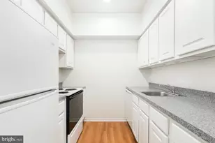 2031-5 South St, Philadelphia, PA 19146 - Photo 15