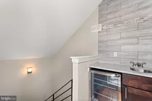 2226 Cross St, Philadelphia, PA 19146 - Photo 33