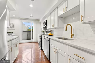 220 N 22nd Street #B, Philadelphia, PA 19103 - Photo 7