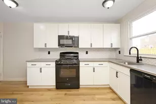 4451 Tolbut St, Philadelphia, PA 19136 - Photo 9