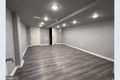 2484 N 77th Avenue, Philadelphia, PA 19150 - Photo 9