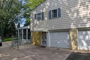 7835 Lawndale Ave, Philadelphia, PA 19111 - Photo 3