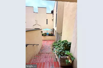 4 S Alder Street #4, Philadelphia, PA 19147 - Photo 3