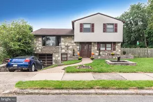 468 Pinewood Rd, Philadelphia, PA 19116 - Photo 3