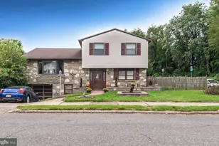 468 Pinewood Rd, Philadelphia, PA 19116 - Photo 1