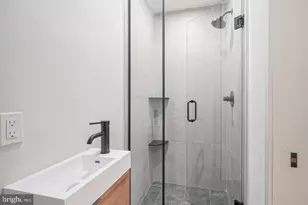 1102 E Columbia, Philadelphia, PA 19125 - Photo 23