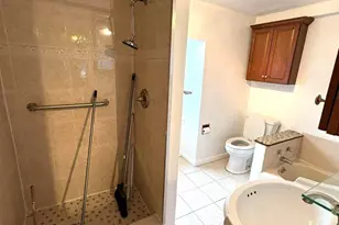 2345 St Albans Pl, Philadelphia, PA 19146 - Photo 35
