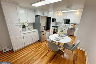 2345 St Albans Pl, Philadelphia, PA 19146 - Photo 17