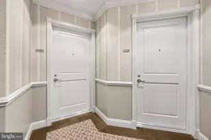 700 Commodore Court, Philadelphia, PA 19146 - Photo 3