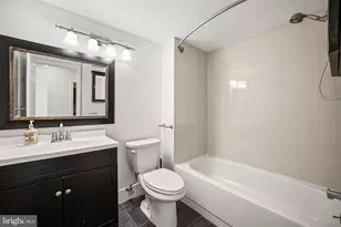 241 S 6th St, Philadelphia, PA 19106 - Photo 23