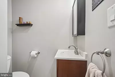 2535 S Carlisle Street, Philadelphia, PA 19145 - Photo 17
