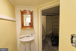 346 E Meehan Ave, Philadelphia, PA 19119 - Photo 23