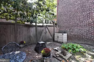242 S 22nd St, Philadelphia, PA 19103 - Photo 33