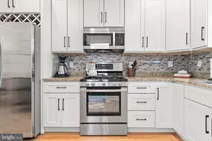 881 N Bucknell St, Philadelphia, PA 19130 - Photo 9