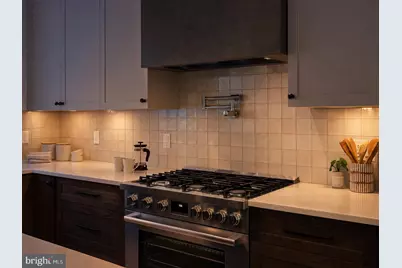 952 N 6th Street, Philadelphia, PA 19123 - Photo 13