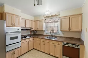 7747 Richard St, Philadelphia, PA 19152 - Photo 9