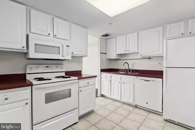 2001 Hamilton Street #2215, Philadelphia, PA 19130 - Photo 9