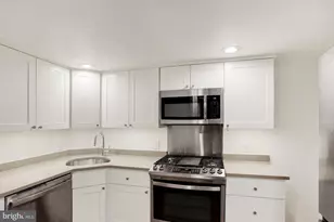 731 S American St, Philadelphia, PA 19147 - Photo 9