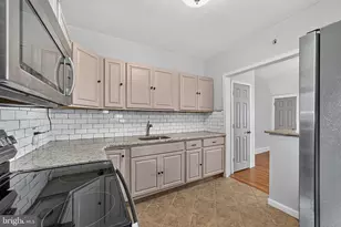 5237 Sylvester St, Philadelphia, PA 19124 - Photo 9