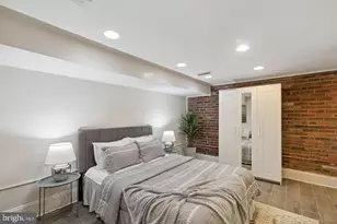 1305 Spruce St, Philadelphia, PA 19107 - Photo 13