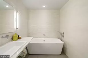 449 N 13th St, Philadelphia, PA 19123 - Photo 21