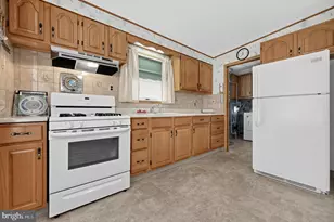 9325 Trout Rd, Philadelphia, PA 19115 - Photo 13