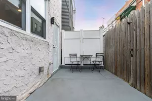 1039 Tree St, Philadelphia, PA 19148 - Photo 15