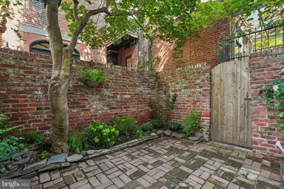 2045 Waverly Street, Philadelphia, PA 19146 - Photo 23
