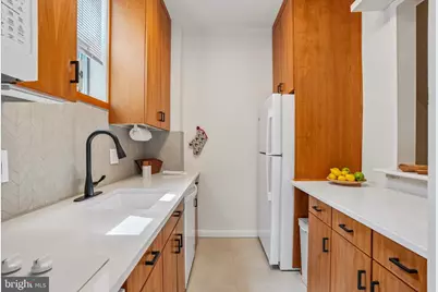 2045 Waverly Street, Philadelphia, PA 19146 - Photo 11