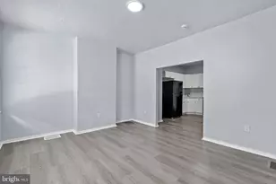 3919 Arcadia St, Philadelphia, PA 19124 - Photo 3