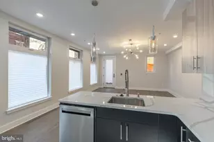 920 N 15th St, Philadelphia, PA 19130 - Photo 9
