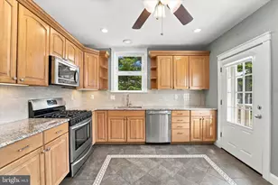 675 Jamestown St, Philadelphia, PA 19128 - Photo 9