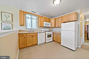 1942 Wolf St, Philadelphia, PA 19145 - Photo 3