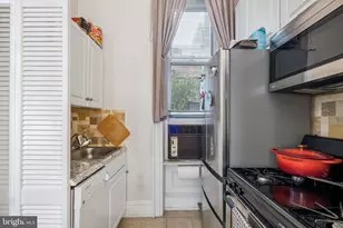 2217 Locust St, Philadelphia, PA 19103 - Photo 15