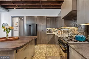 207 S 24th St, Philadelphia, PA 19103 - Photo 9