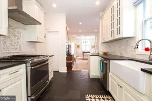 2615 Folsom St, Philadelphia, PA 19130 - Photo 11
