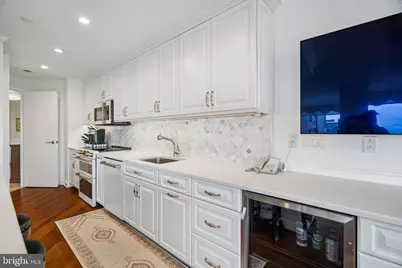 202 W Rittenhouse Square #2506, Philadelphia, PA 19103 - Photo 17