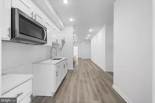 700 N 42nd St, Philadelphia, PA 19104 - Photo 19